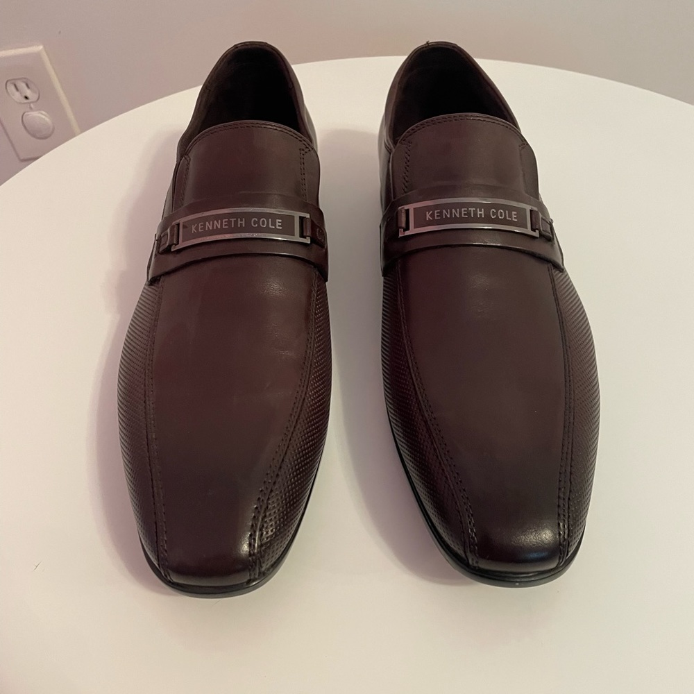 NWOT KENNETH COLE DARK BROWN LOAFERS